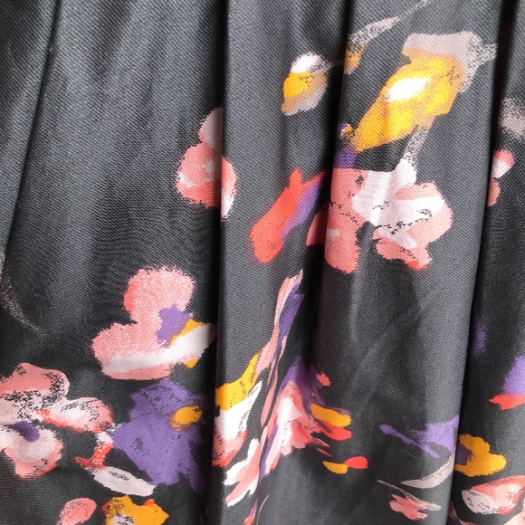 H&M Floral Sleaveless Pleated Dress with Pockets - Size 6 - Picture 3 of 8